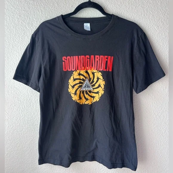 Soundgarden Black Graphic T-Shirt - Picture 1 of 2